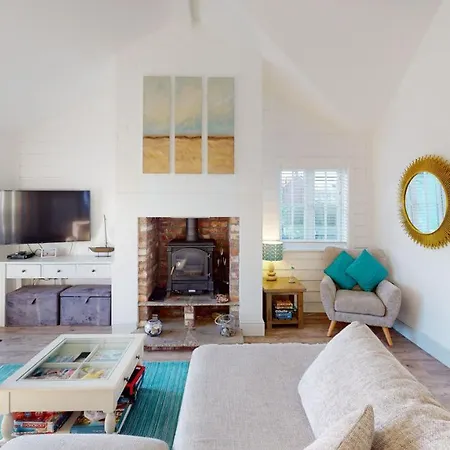 Skylark, The Bay, 2 Bedrooms With Ensuites, Parking For 2 Cars With Ev Point, 2 Dogs Welcome Файли