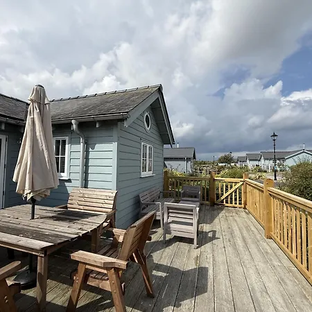 Skylark, The Bay, 2 Bedrooms With Ensuites, Parking For 2 Cars With Ev Point, 2 Dogs Welcome Filey