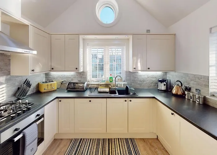 Skylark, The Bay, 2 Bedrooms With Ensuites, Parking For 2 Cars With Ev Point, 2 Dogs Welcome Hébergement de vacances