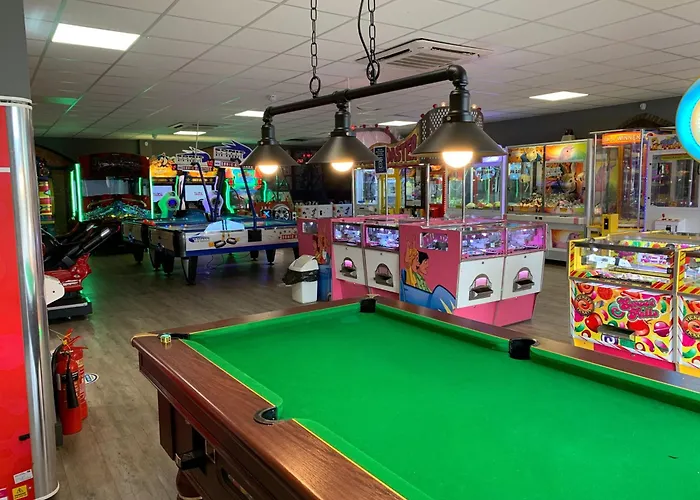 Hébergement de vacances Skylark, The Bay, 2 Bedrooms With Ensuites, Parking For 2 Cars With Ev Point, 2 Dogs Welcome