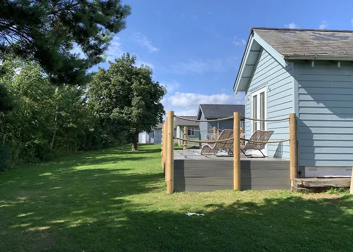 Skylark, The Bay, 2 Bedrooms With Ensuites, Parking For 2 Cars With Ev Point, 2 Dogs Welcome Hébergement de vacances Filey